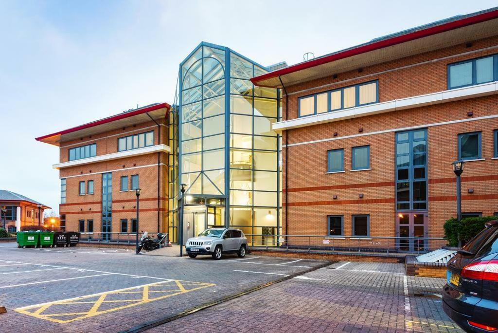 Mondial Apartments At Heathrow Harmondsworth Εξωτερικό φωτογραφία